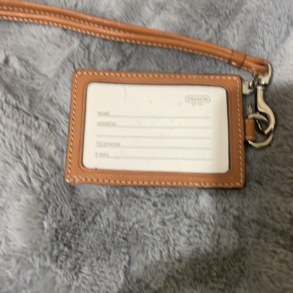 Coach Lilac wristlet - used 1x - Picture 2 of 4